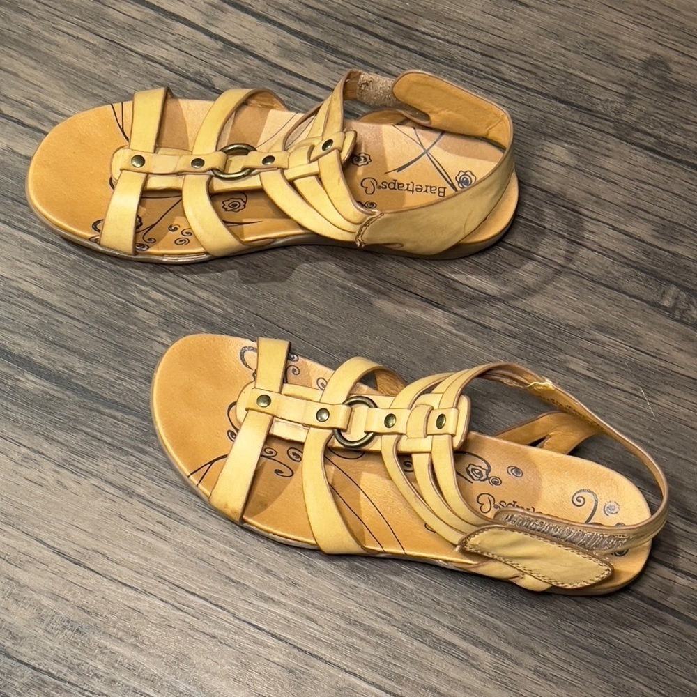 BARETRAPS Open Toed Sandals - Picture 4 of 8